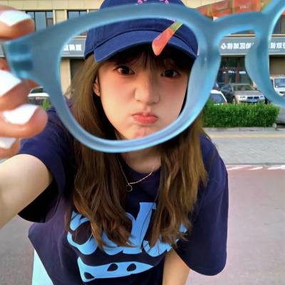 渣男劈腿,闪婚服务员是大佬