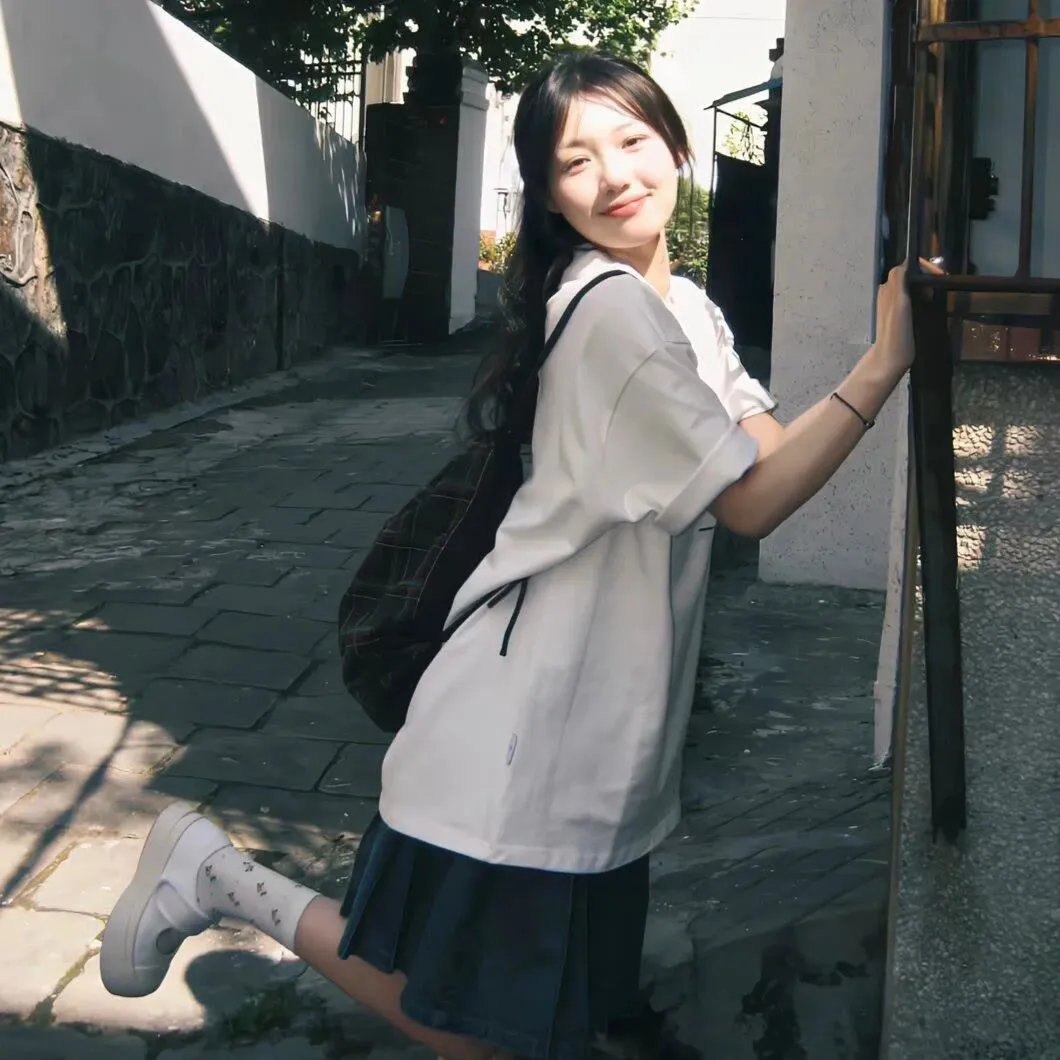 电线杆上的征婚广告，竟是美女上司